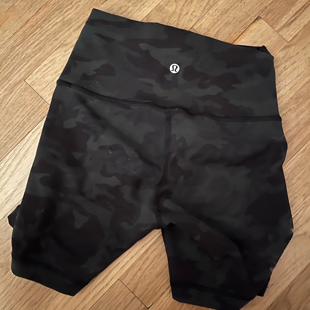Lulu Lemon Green Camo High Rise Wunder Shorts